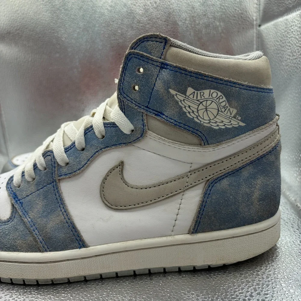 Size 9.5 Jordan 1 Retro High Hyper Royal Smoke Gray Mens Sneakers 555088-402